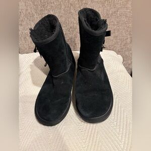 Koolaburra Black Suede Bow-Back Winter Boots